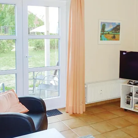 1 Bedroom Beautiful In Apartment